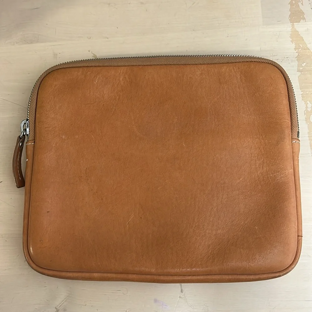 Shinola Leather Laptop Bag Minimalist Design, Brown Leather Zip Pouch